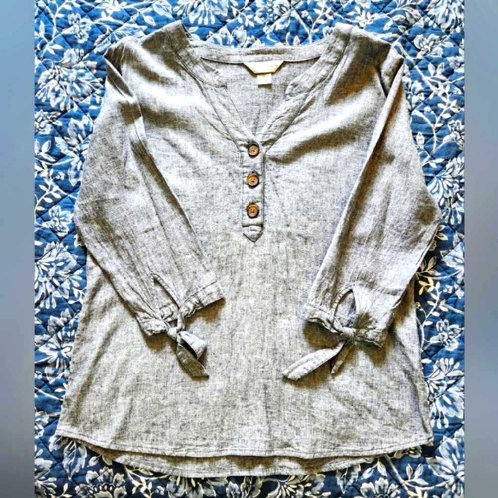 Women's Linen BluePartial Button-Up Top